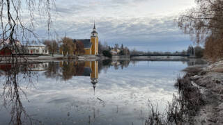 Nkby kyrka, höst